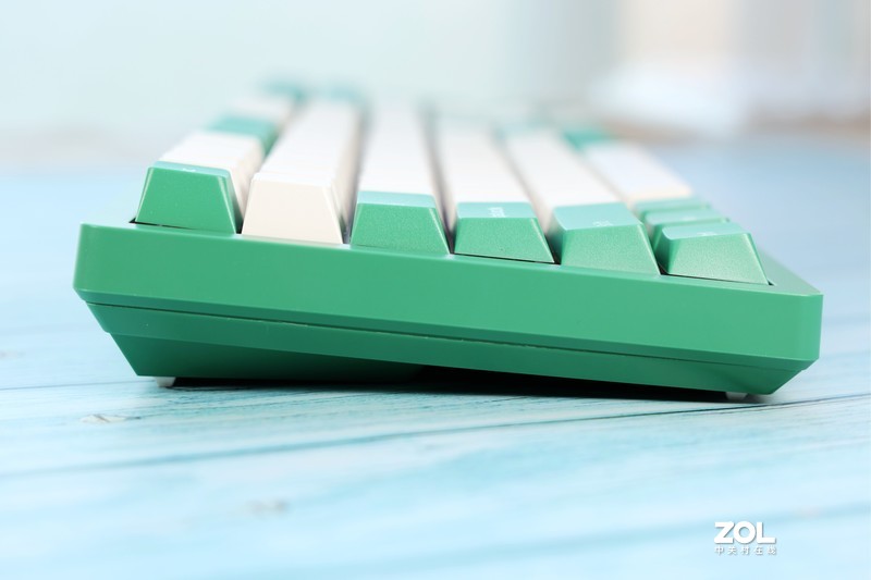 给你红豆奶绿般的甜蜜！聊一款性价比很高的入门级机械键盘——AKKO 3096 DS