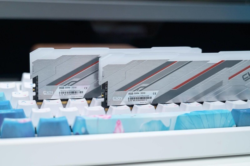 10900K内存搭配超频测试，七彩虹CVN捍卫者内存颜值标杆