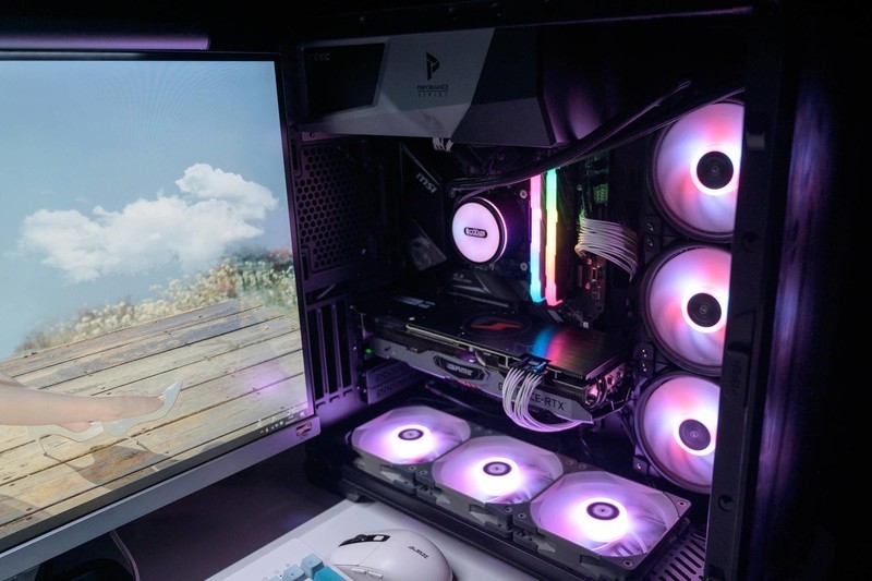 10900K内存搭配超频测试，七彩虹CVN捍卫者内存颜值标杆