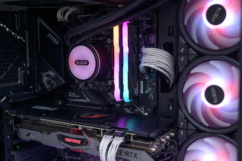 10900K内存搭配超频测试，七彩虹CVN捍卫者内存颜值标杆