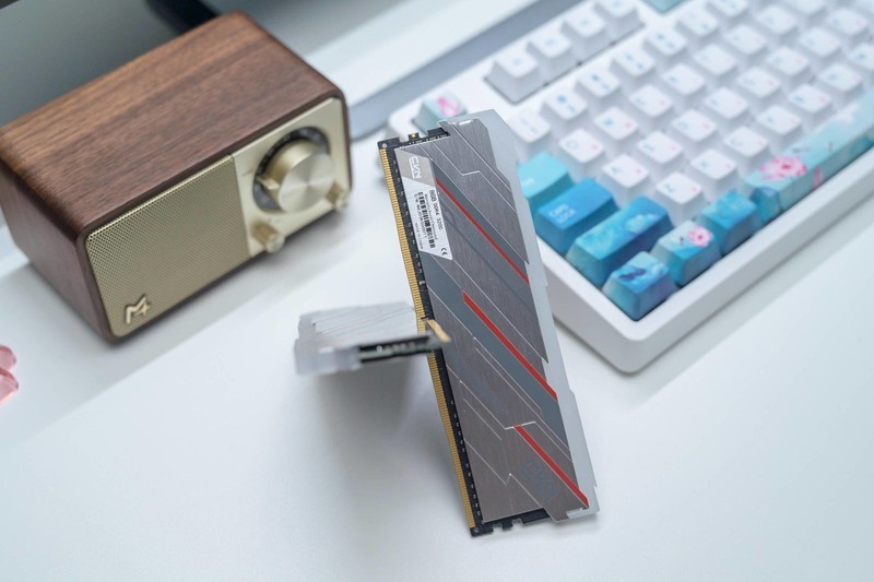 10900K内存搭配超频测试，七彩虹CVN捍卫者内存颜值标杆