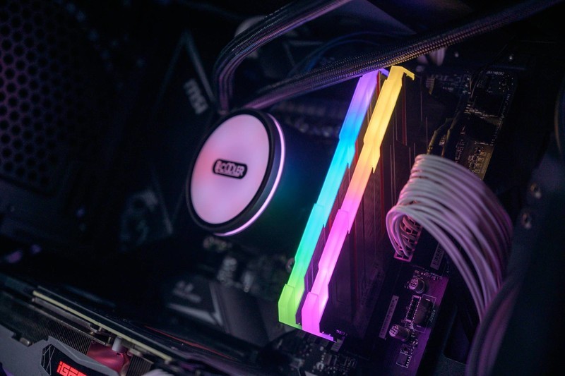 10900K内存搭配超频测试，七彩虹CVN捍卫者内存颜值标杆