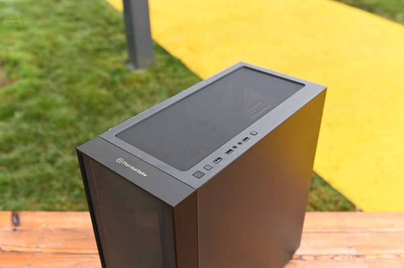 简约自然的大块头机箱，装机省事升级方便，TT挑战者H5体验