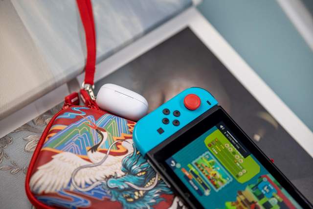 40dB主动降噪干掉烦人噪声，JBL LIVE PRO+耳机使用分享