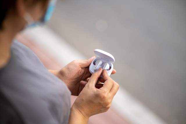 40dB主动降噪干掉烦人噪声，JBL LIVE PRO+耳机使用分享