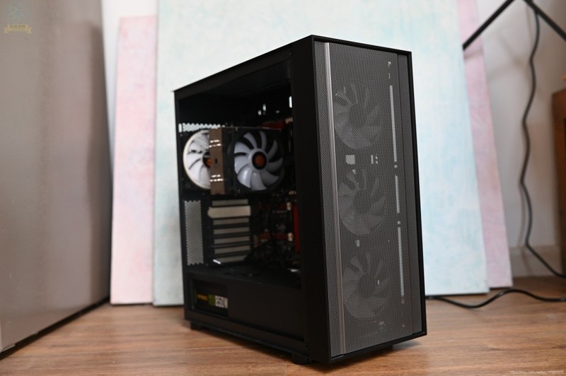 简约自然的大块头机箱，装机省事升级方便，TT挑战者H5体验