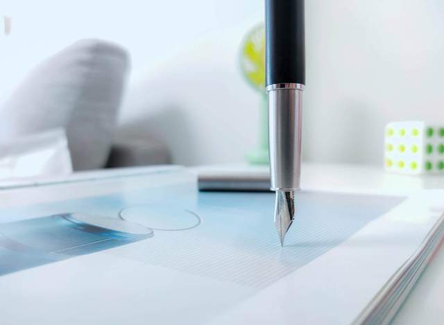 将树脂+实木+钢材结合在一起，笔下文创山水钢笔体验：东方美学