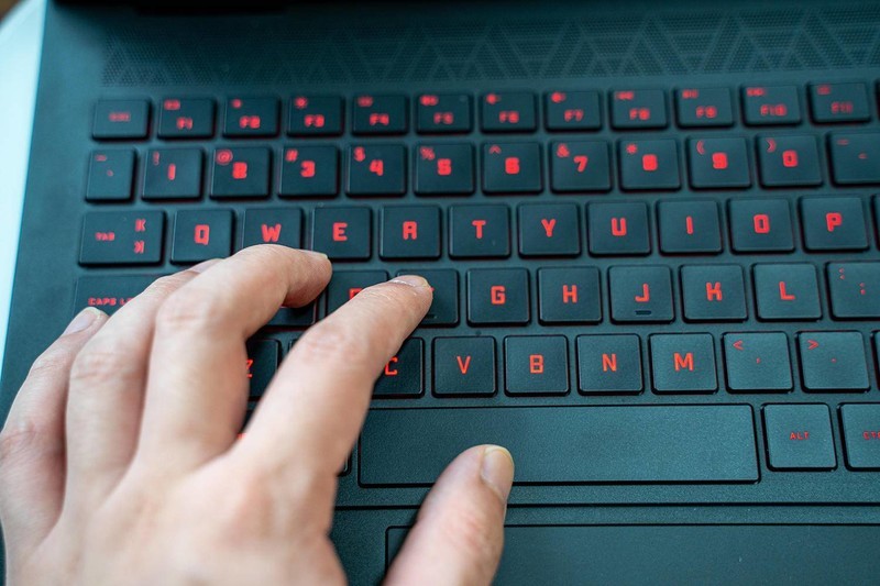 高颜值玩游戏如德芙般顺滑——暗影精灵6在此