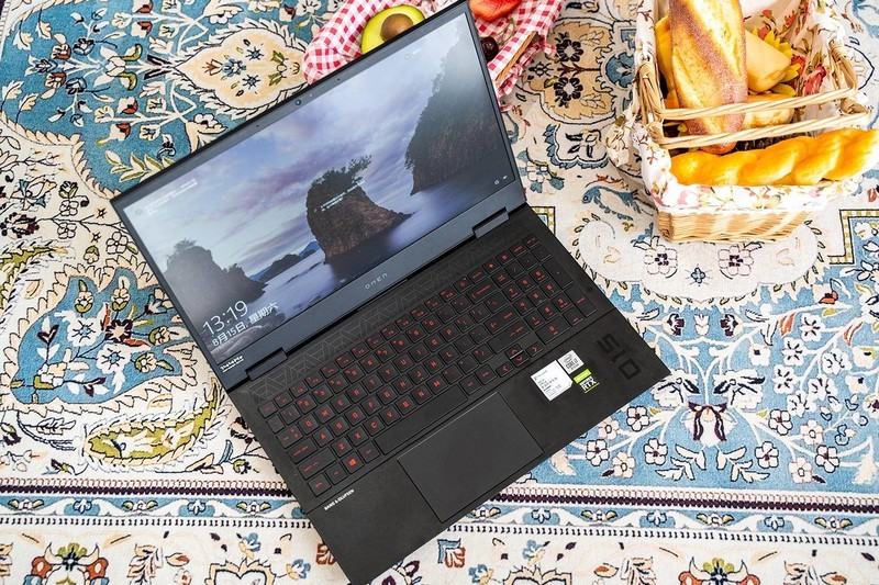 高颜值玩游戏如德芙般顺滑——暗影精灵6在此