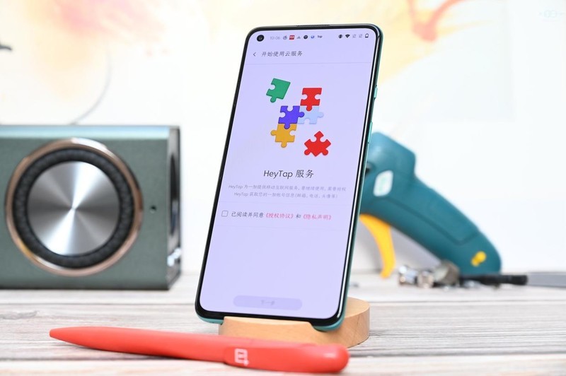 或许是一款承上启下之作，谈一加8T的设计、系统与体验