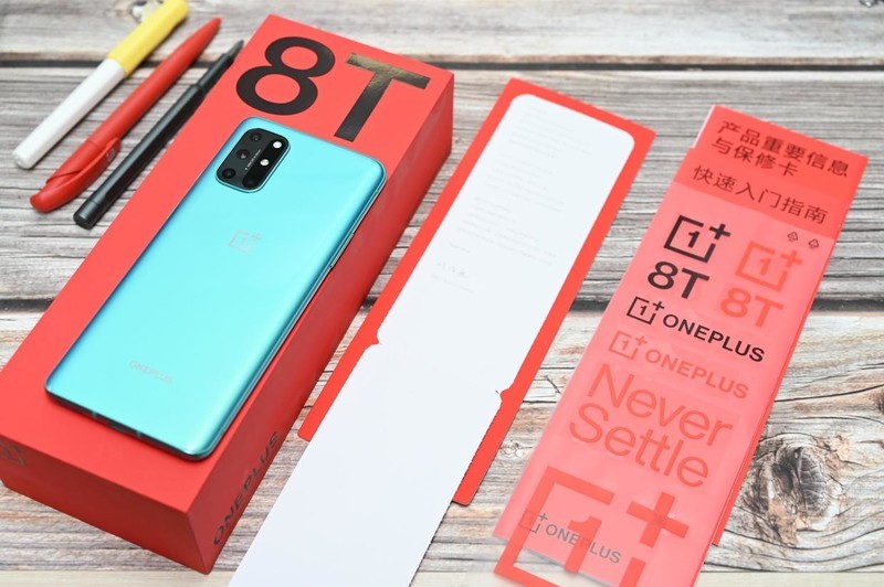 或许是一款承上启下之作，谈一加8T的设计、系统与体验