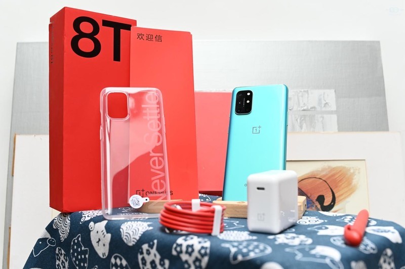 或许是一款承上启下之作，谈一加8T的设计、系统与体验