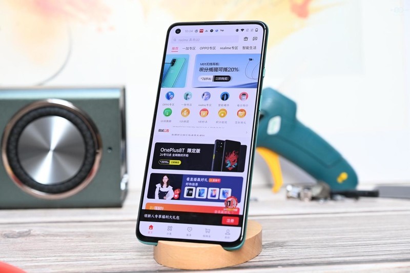或许是一款承上启下之作，谈一加8T的设计、系统与体验