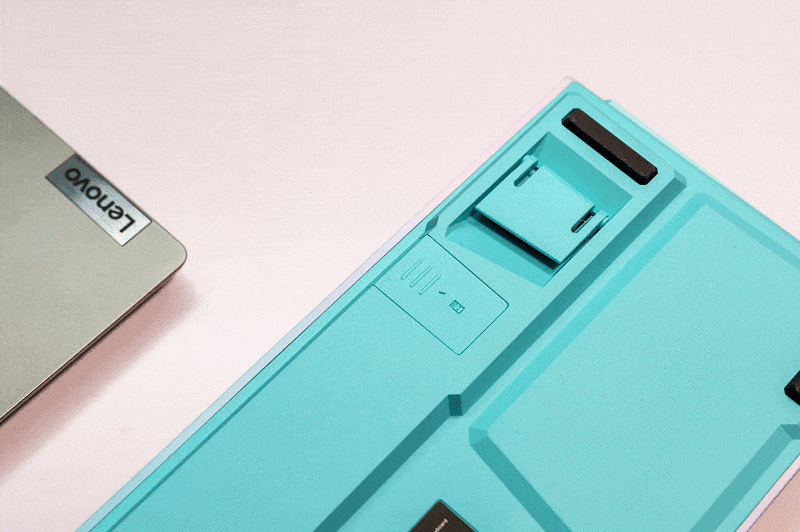 用色彩装点个性，杜伽K330W机械键盘，给你的桌面加一道风景