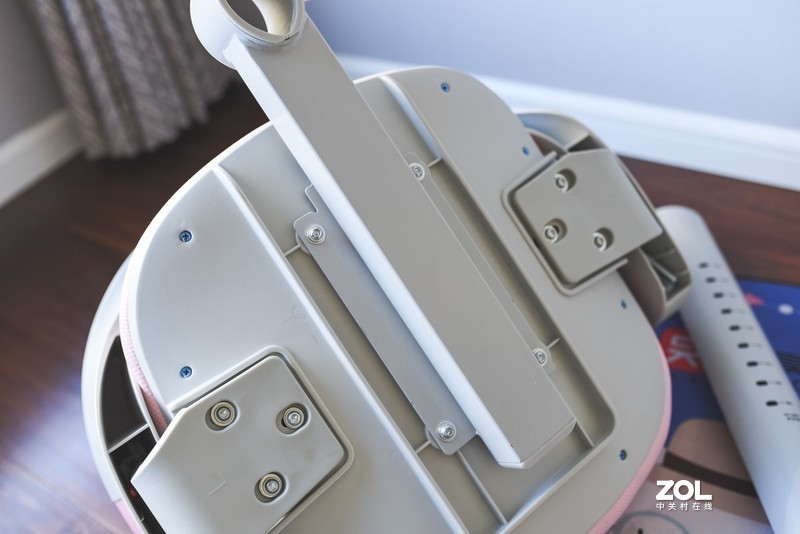 聊聊孩子为何一定要配人体工学桌椅，自购西昊三栖书桌才发现原因