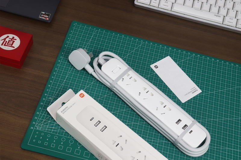 跨度6年，第三代更强？小米插线板20W快充版上手实测
