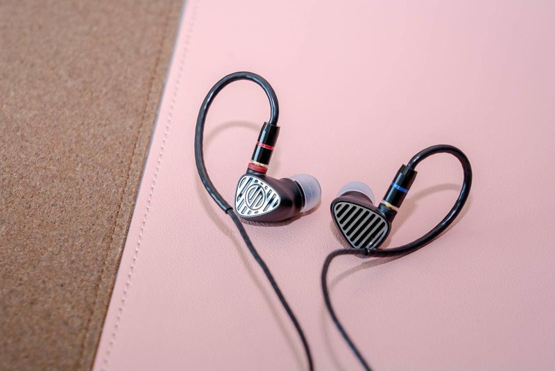 有线耳机BGVP DN3评测：性价比极高，物超所值的耳机