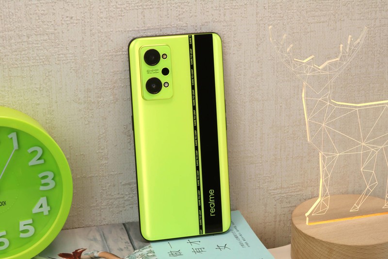 怎么选游戏手机？处理器散热续航很重要，realme真我GT Neo2评测