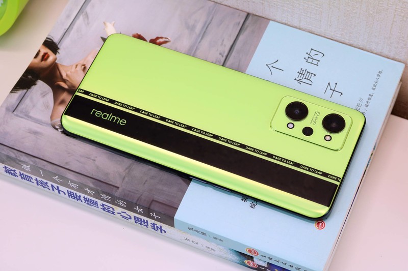 怎么选游戏手机？处理器散热续航很重要，realme真我GT Neo2评测