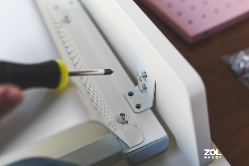 聊聊孩子为何一定要配人体工学桌椅，自购西昊三栖书桌才发现原因