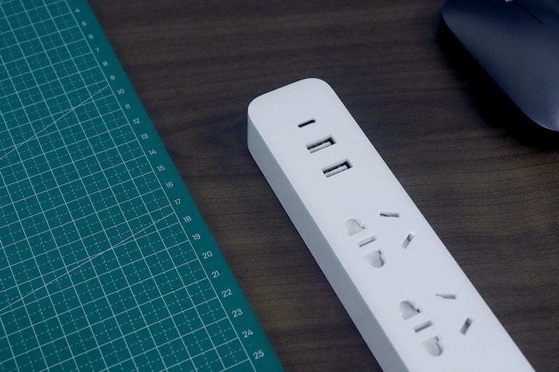 跨度6年，第三代更强？小米插线板20W快充版上手实测