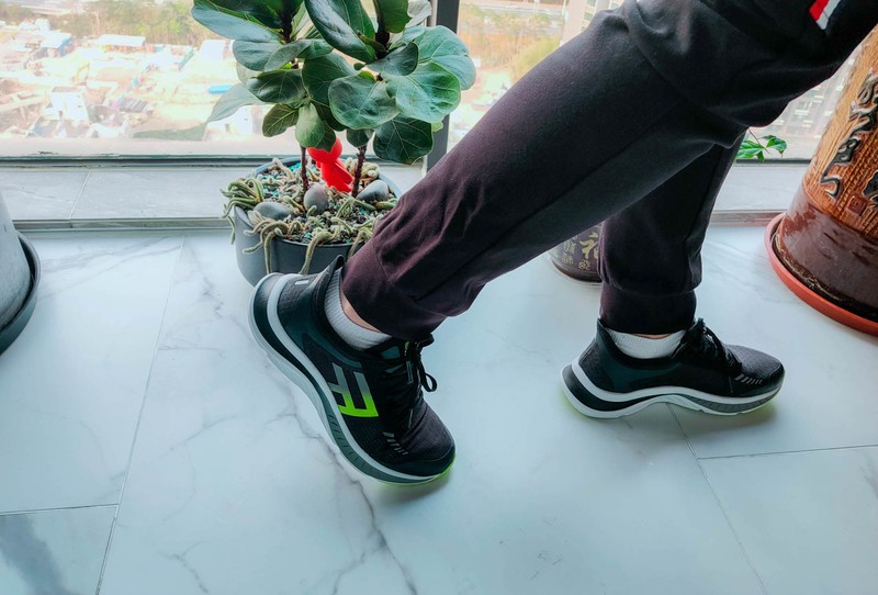 跑步也不会臭脚，FREETIE轻云缓震竞速跑鞋体验