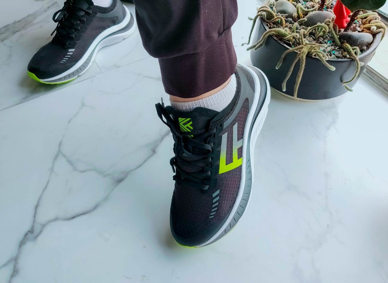跑步也不会臭脚，FREETIE轻云缓震竞速跑鞋体验