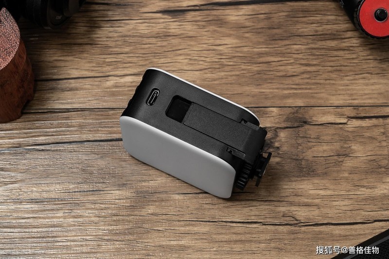 除了光圈快门感光度，学会用光更重要，斯莫格Vibe P80补光灯评测