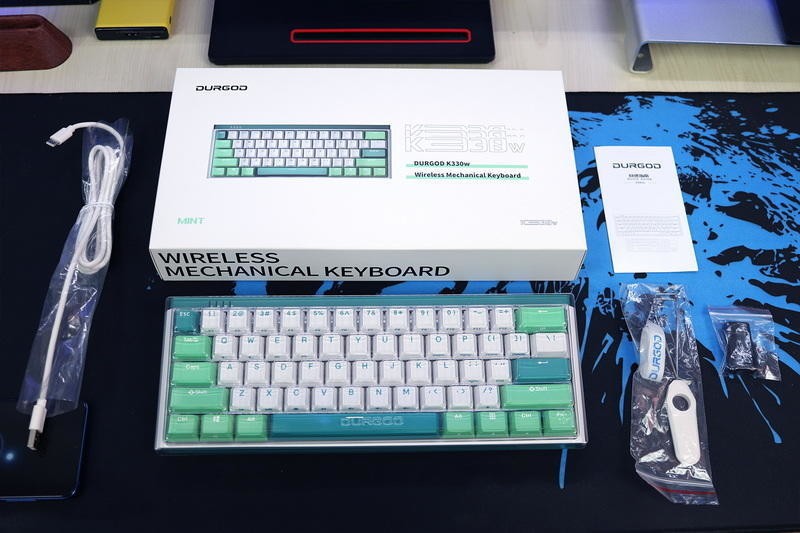 桌面薄荷，便携随心，杜伽K330w无线三模机械键盘体验