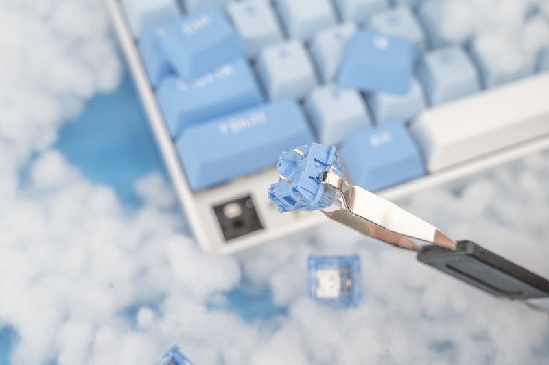 不做选择题，翱翔天空之畅快，三模可换轴达尔优A100机械键盘