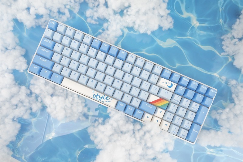 不做选择题，翱翔天空之畅快，三模可换轴达尔优A100机械键盘