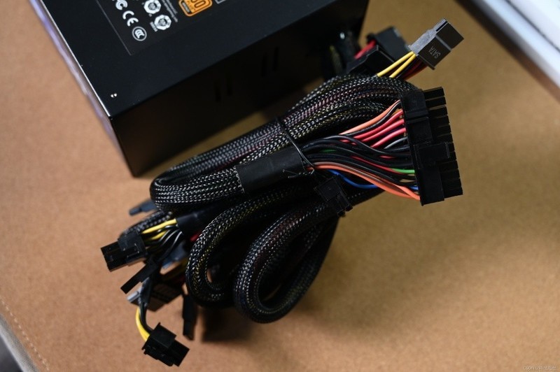 更干净的PC电源，还能净化空气，艾湃电竞AP-550Ti电源上手