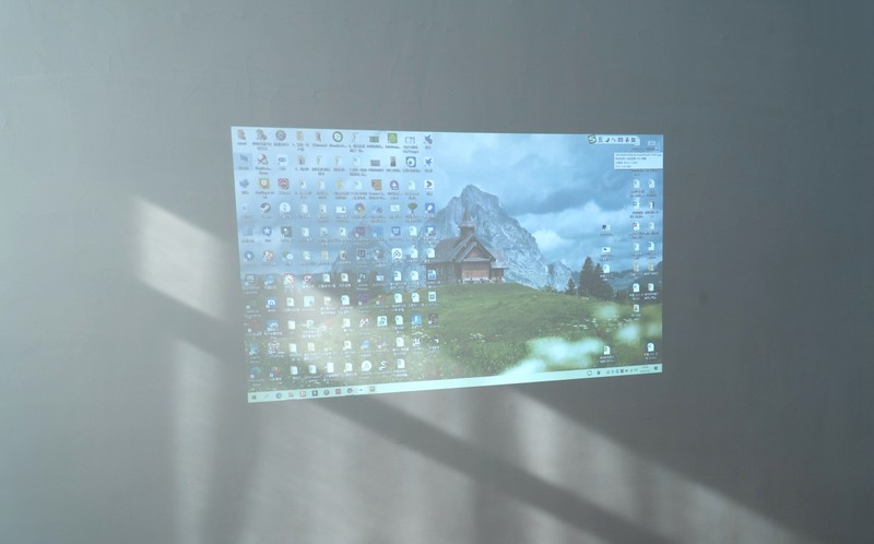 不怕光只是基本条件，无线全智能才是亮点，明基E582轻体验