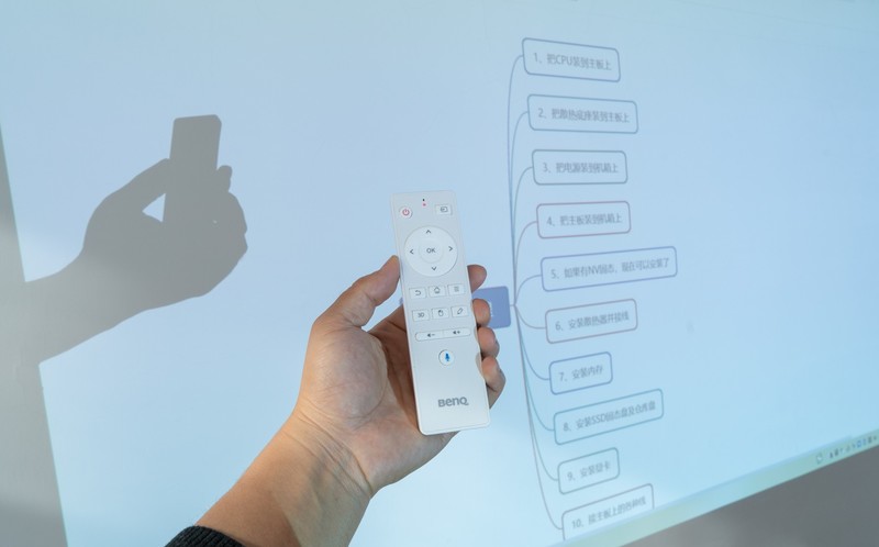 不怕光只是基本条件，无线全智能才是亮点，明基E582轻体验