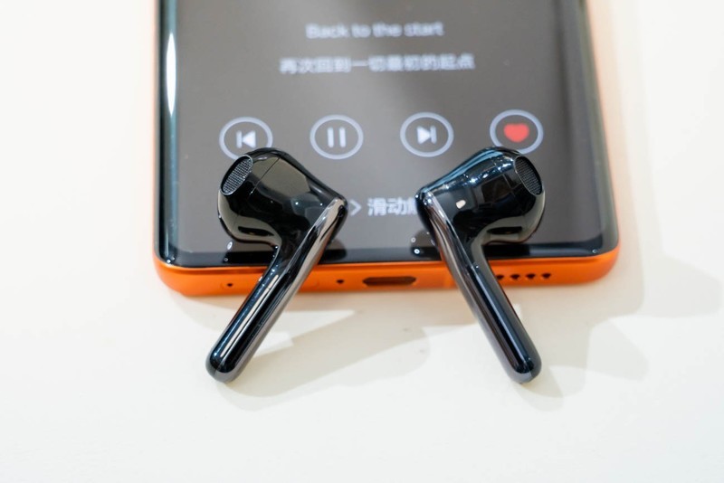 Tribit FlyBuds C2耳机评测：不仅颜值爆表，还有实力音质表现