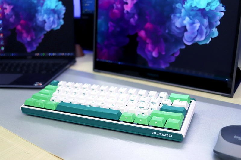 桌面薄荷，便携随心，杜伽K330w无线三模机械键盘体验