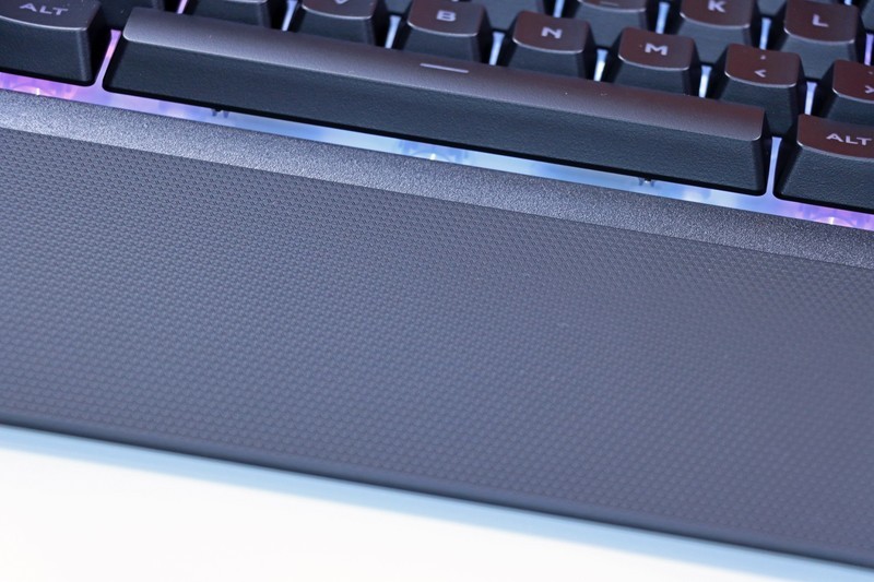 美商海盗船 Sabre RGB Pro Wireless & K55 RGB Pro 使用评测