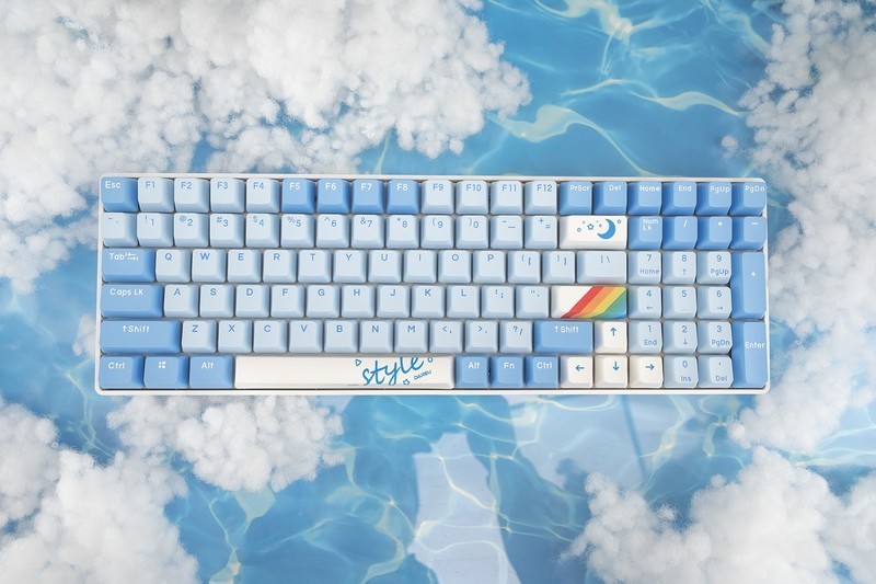 不做选择题，翱翔天空之畅快，三模可换轴达尔优A100机械键盘