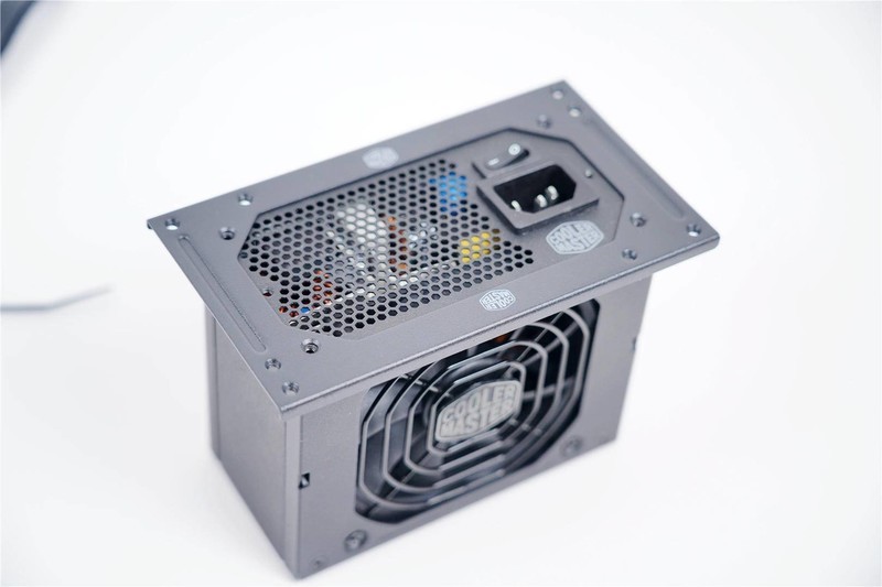 酷冷至尊NR200P机箱分享--颜值出色，符合预期