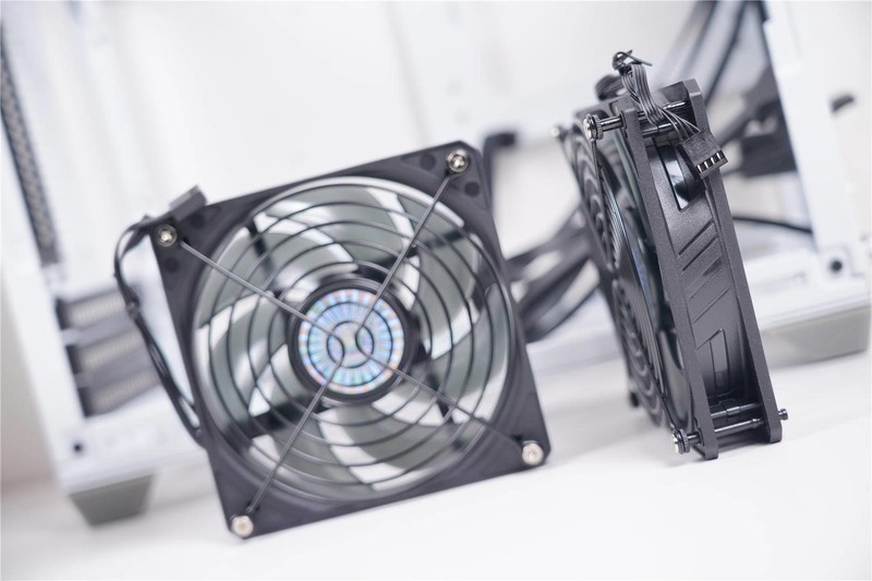 酷冷至尊NR200P机箱分享--颜值出色，符合预期