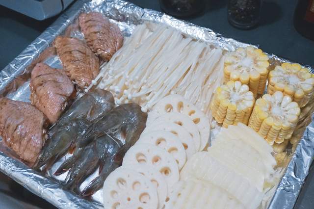 在家也能做烧烤玩烘焙，厨房全能选手——美的鸿蒙燃卡料理炉