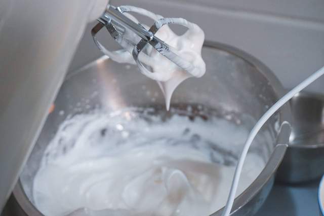 在家也能做烧烤玩烘焙，厨房全能选手——美的鸿蒙燃卡料理炉