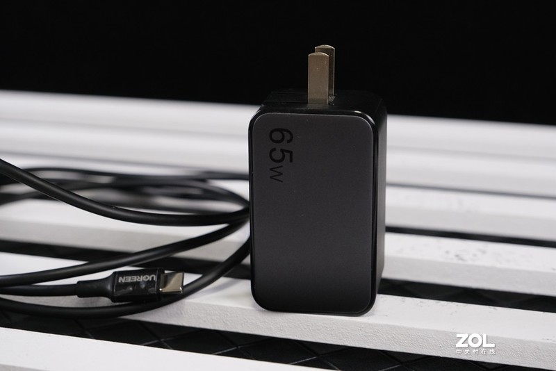 iPhone 13系列都要发布了，你还没用过氮化镓充电器？