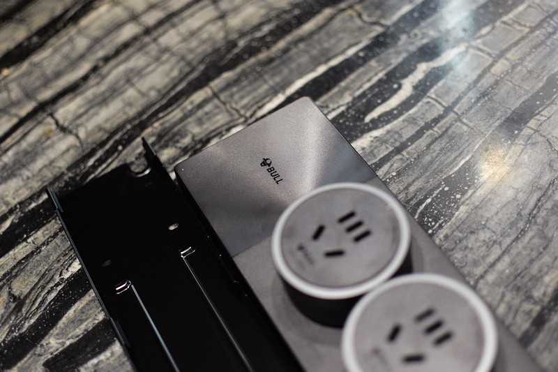 科技力量 公牛壁挂式轨道插座GN-GB1