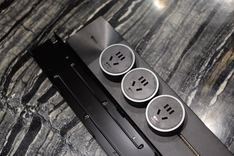 科技力量 公牛壁挂式轨道插座GN-GB1