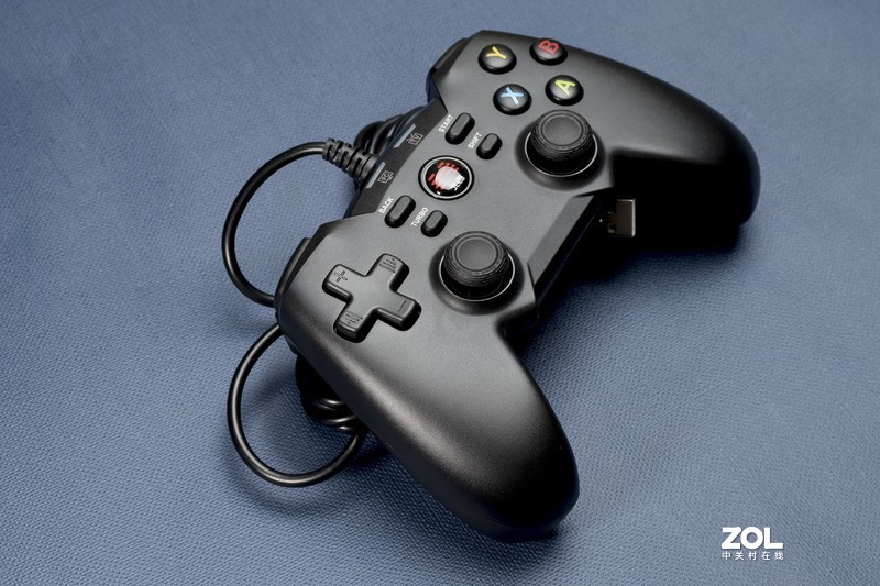 你与快乐的距离只隔了一对手柄--北通蝙蝠4游戏手柄