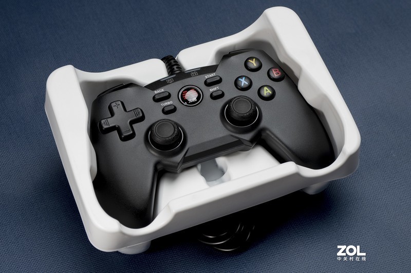 你与快乐的距离只隔了一对手柄--北通蝙蝠4游戏手柄