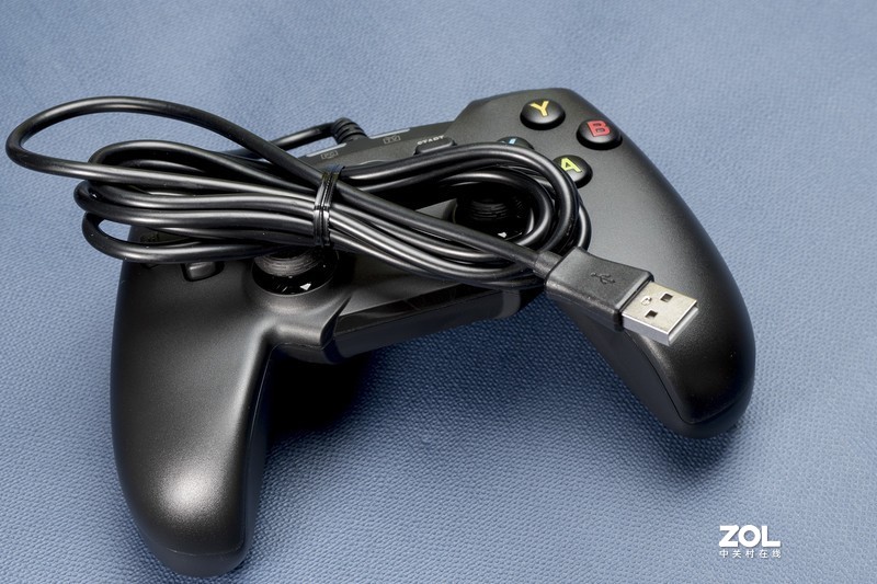 你与快乐的距离只隔了一对手柄--北通蝙蝠4游戏手柄