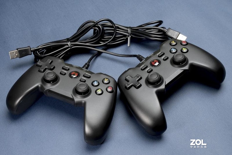 你与快乐的距离只隔了一对手柄--北通蝙蝠4游戏手柄