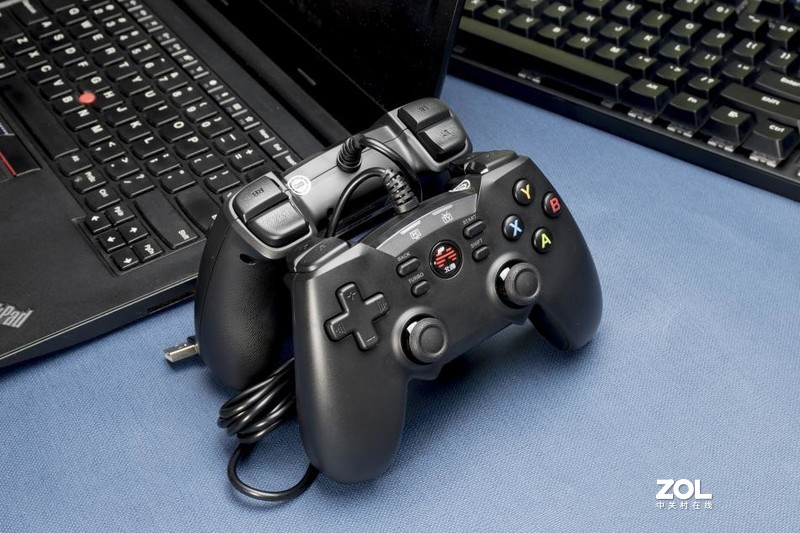 你与快乐的距离只隔了一对手柄--北通蝙蝠4游戏手柄